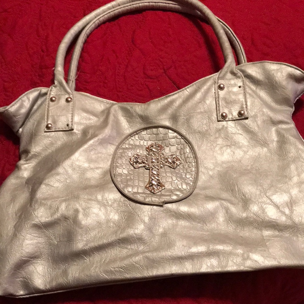 🛍 Schwesers Metallic purse w/ rhinestone cross